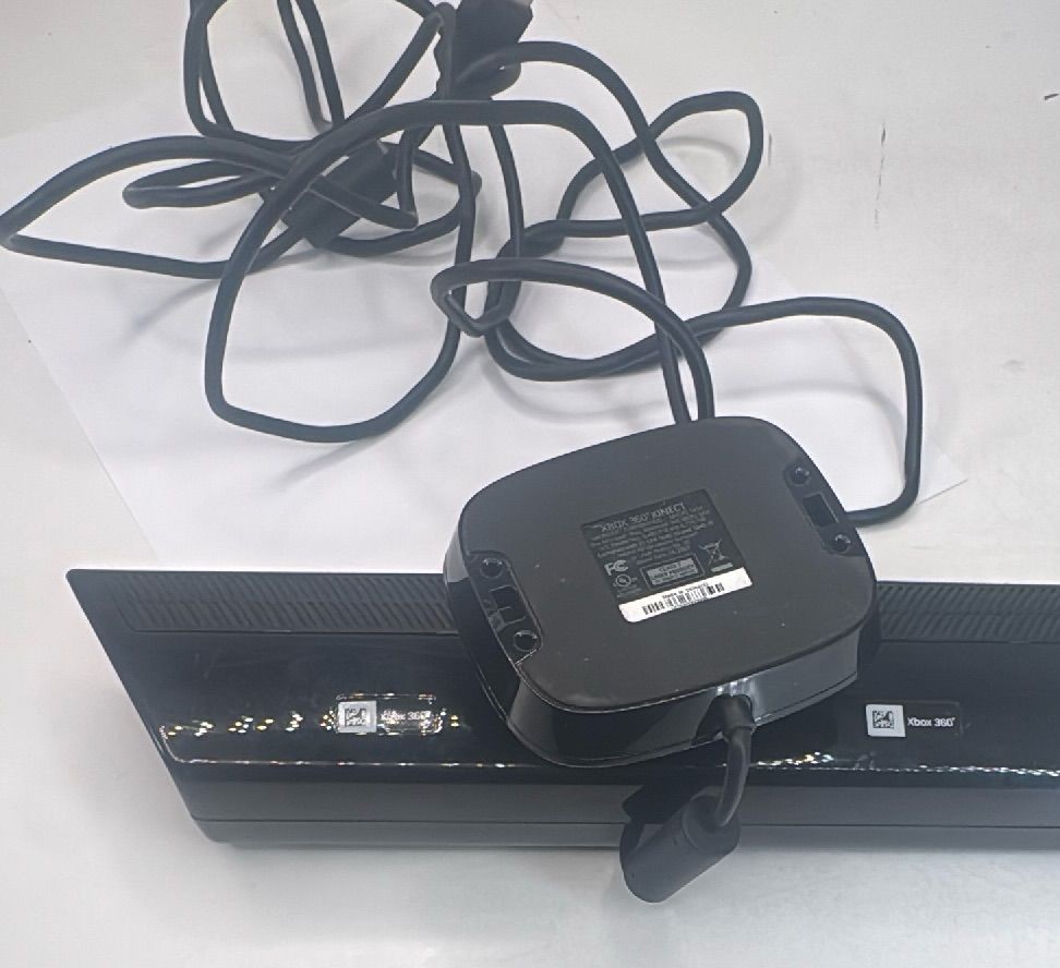 Microsoft Xbox 360 Kinect Sensor Model 1414 Motion Camera Black Used — photo 11 of 12